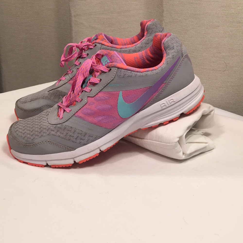 Nike Air Reslon athletic shoes